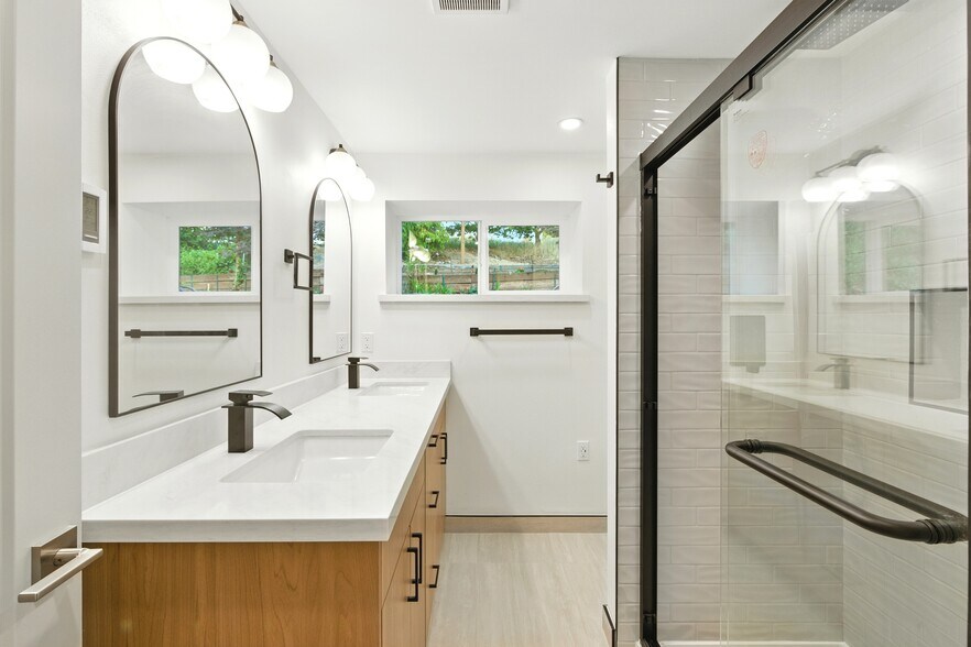 Bathroom #1 - 5150 S Creston St