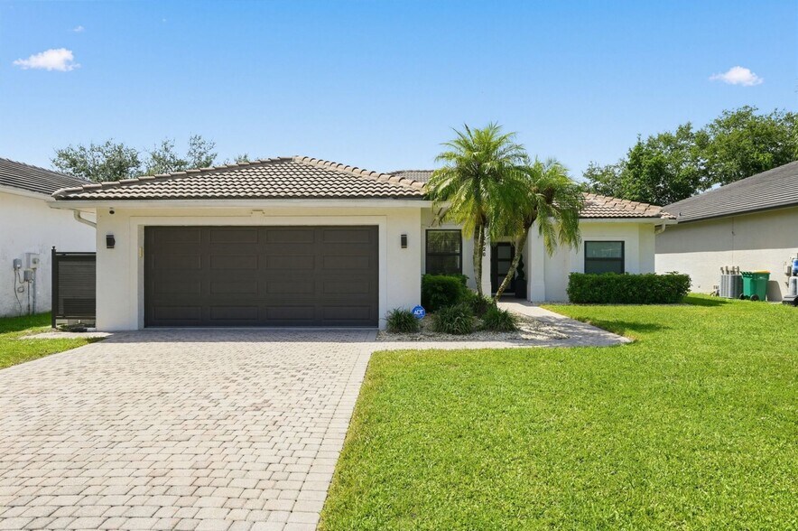 Building Photo - 2926 Inlet Cove Ln E
