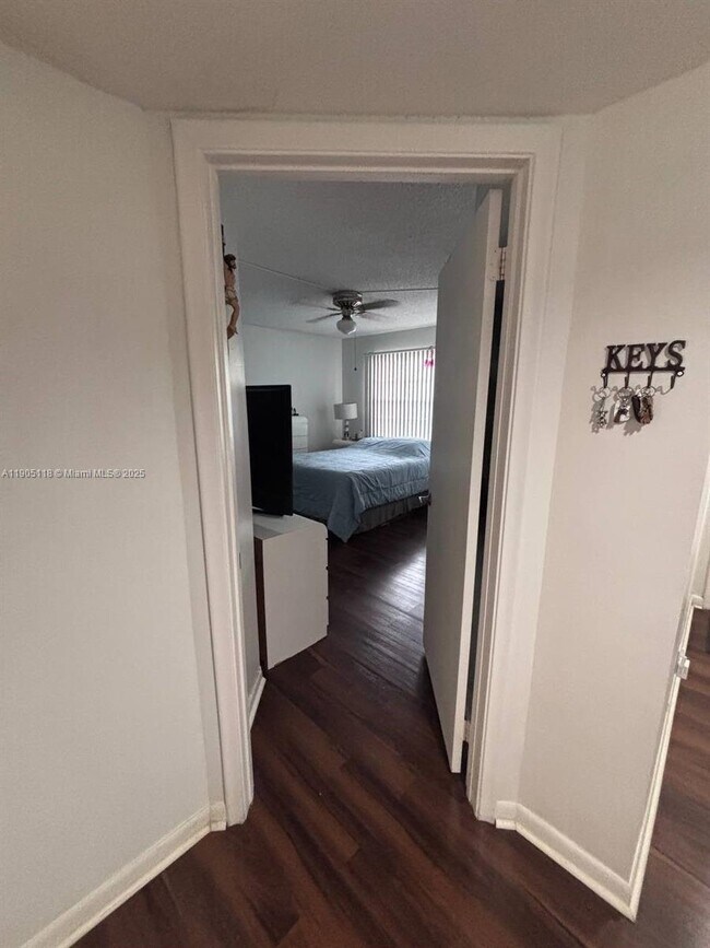 Building Photo - 500 SW 130th Terrace