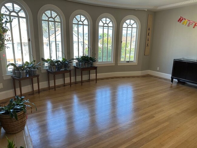 Building Photo - Charming Remodeled Home in Prime Excelsior...