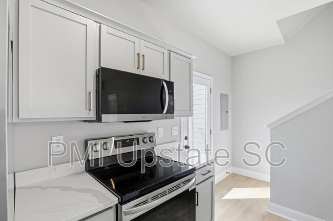 Building Photo - 107 Virginia Ave