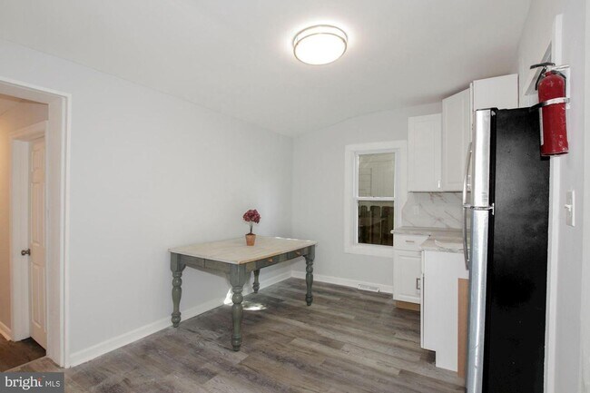 Building Photo - Gorgeous 4 Bedroom Home FOR RENT in Millville $1500