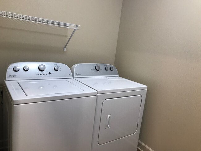 Building Photo - 2810 Bobcat Dr