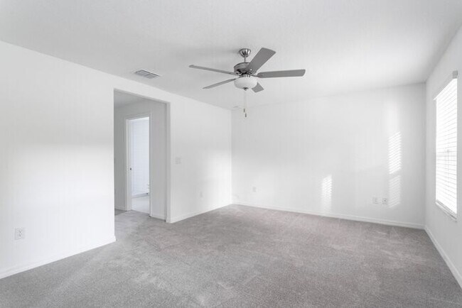 Building Photo - 38096 Fallstone Wy