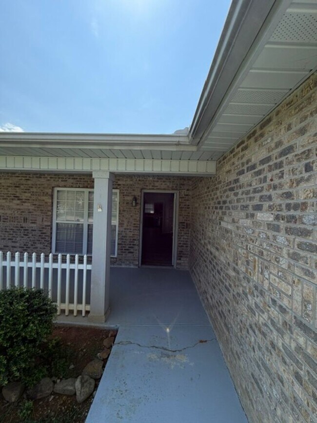 Building Photo - 2811 June Bug Way