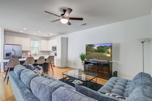 Building Photo - 9624 Scarborough court