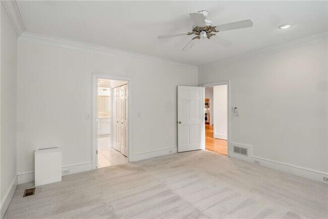 Building Photo - 448 Ivy Park Ln NE