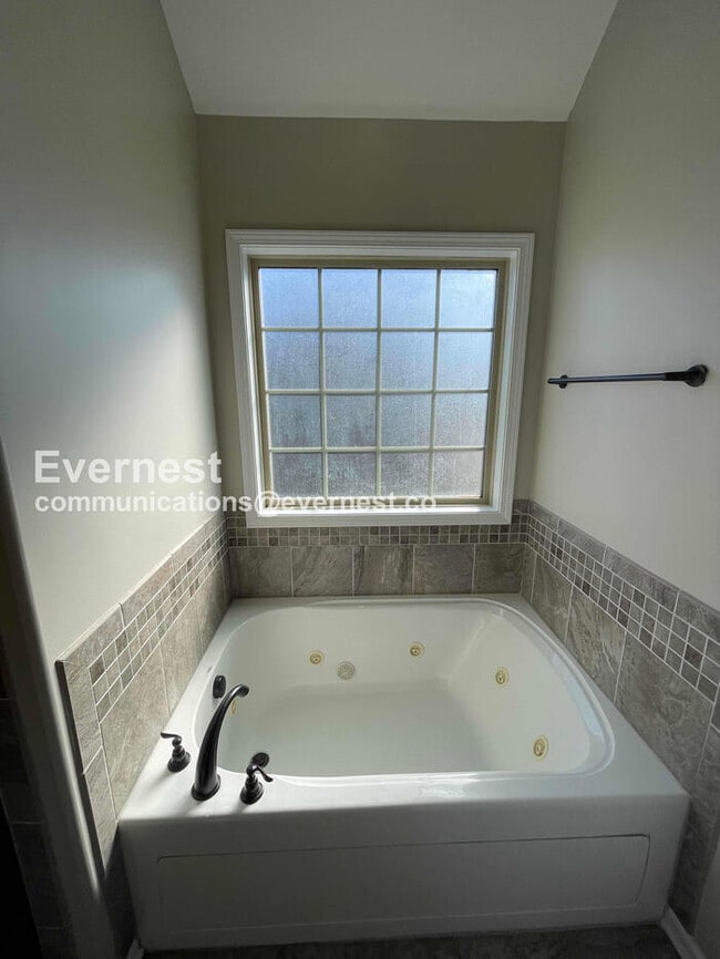 Building Photo - 3393 Wiser Dr