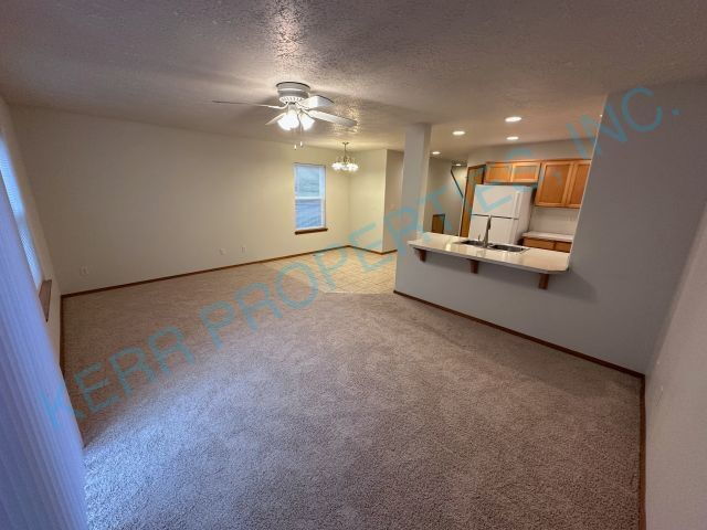 Building Photo - 1594 NE Cleveland Ave