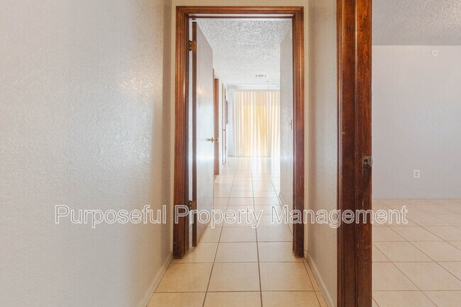 Building Photo - 930 SW 63rd St