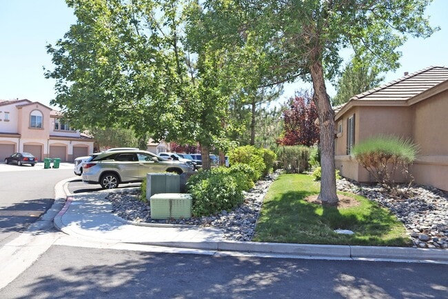 Building Photo - 3 Bedroom 2 Bathroom 1616 sq Ft in Wingfie...