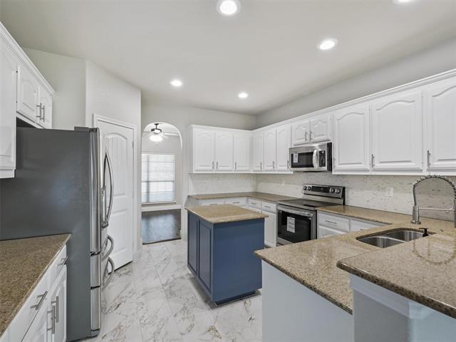 Building Photo - 3508 Hornbeam St