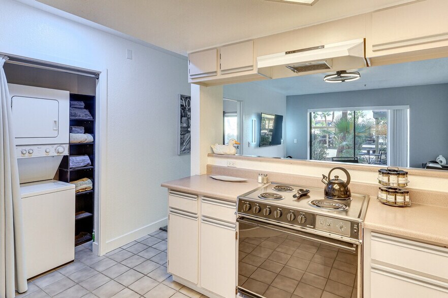 Building Photo - 777 Harrah Way