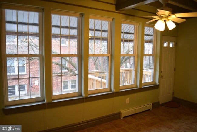 Building Photo - 104 Longfellow St NW