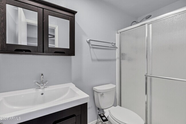 Building Photo - 14 E Hermosa Dr