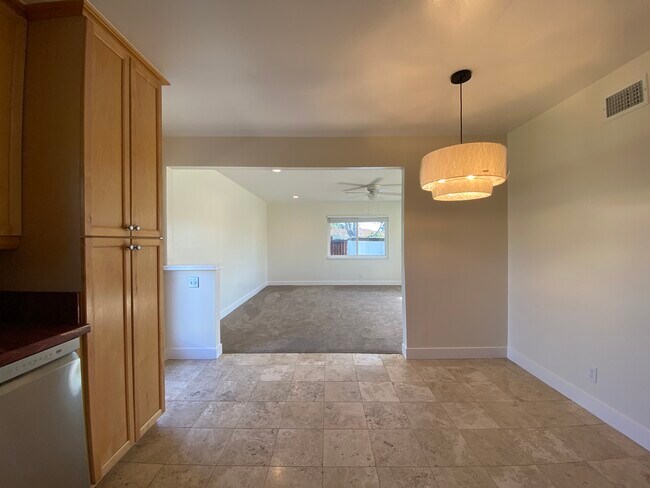 Building Photo - 3153 Sumatra Pl