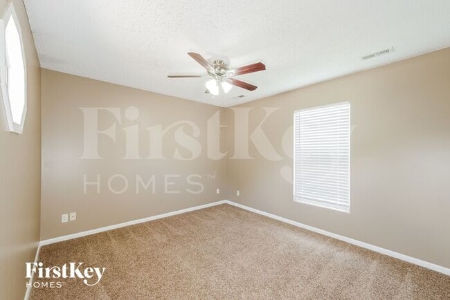 Building Photo - 613 Valley View