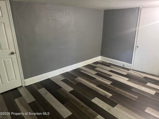 Building Photo - 219 N Bromley Ave