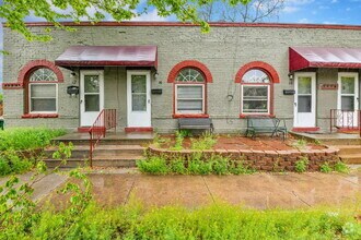 Building Photo - $1,570.00 - 1 Bed,1 Bath, Multiplex in Den...