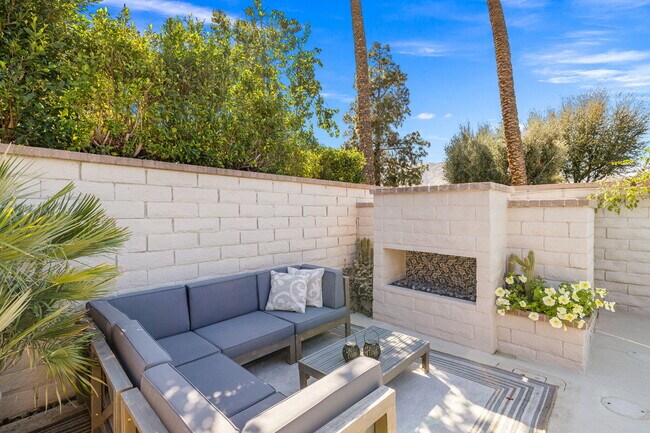 Building Photo - 76 Princeton Dr