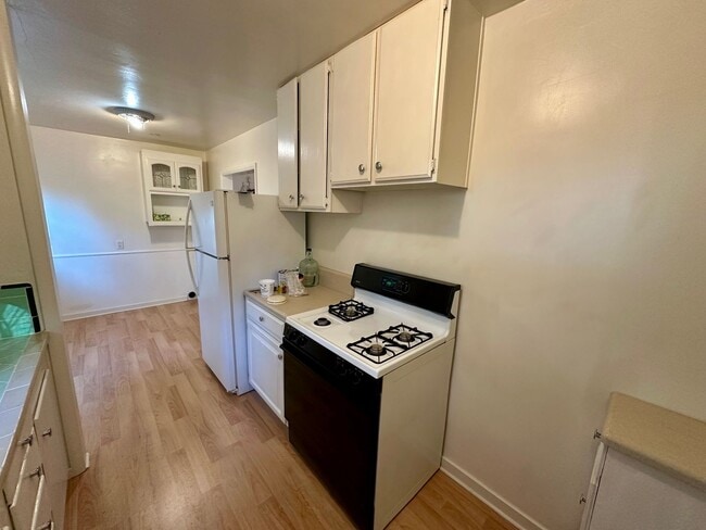 Building Photo - Charming 1-bedroom, 1-bathroom