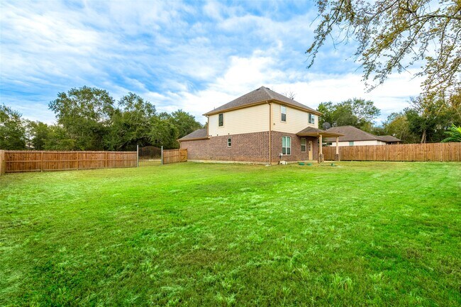 Building Photo - 25012 Armagh Rd