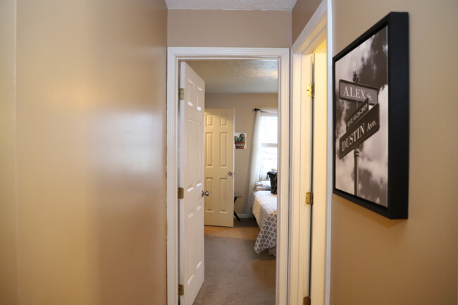 Entry way to 1st bedroom - 10124 Carnation Court