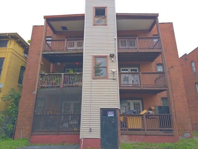 Building Photo - 421 Wethersfield Ave