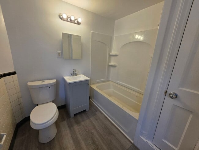 Building Photo - 4 S Cannon Dr