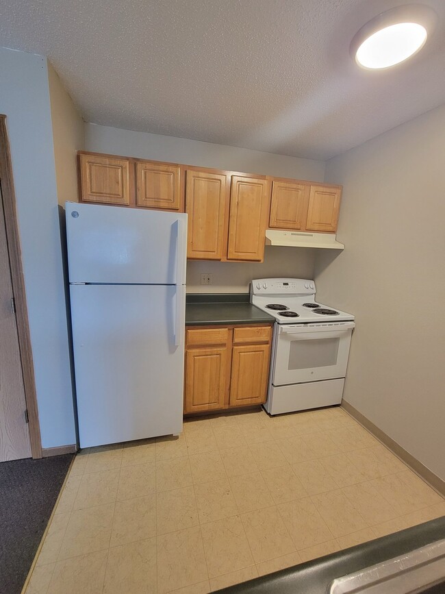 Building Photo - ** WINTER MOVE IN SPECIAL ** 1 Bedroom | 1...