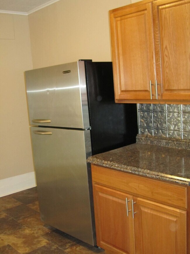 Building Photo - 300 Meigs St