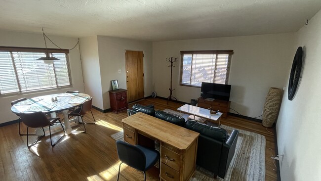 Living/ Dining Room - 404 Columbia Dr SE