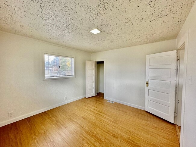Building Photo - 2bdrm, 1 bath house with shed near Jeld We...