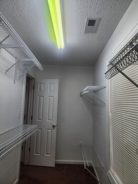 Walk in closet - 837 Shackleton Rd
