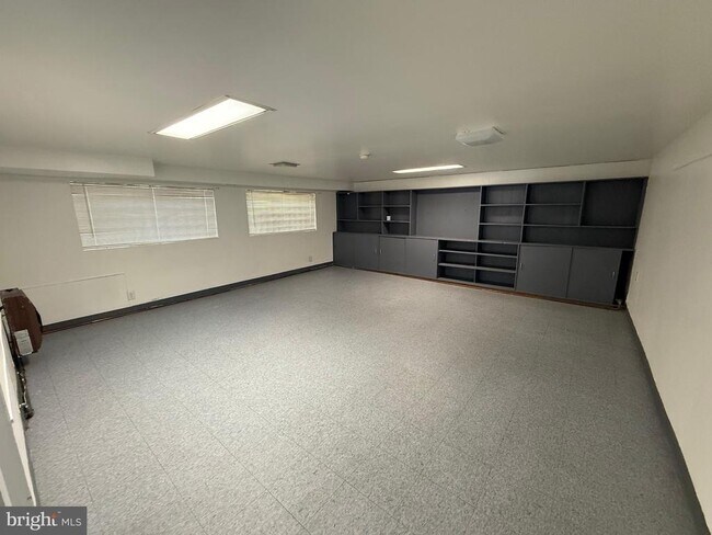 Building Photo - 8835 Roosevelt Blvd