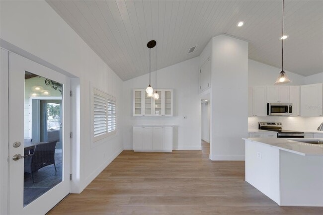 Building Photo - 210 176th Terrace E