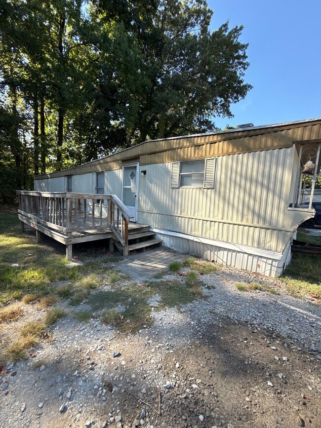 Building Photo - 61 Oakwood Cir