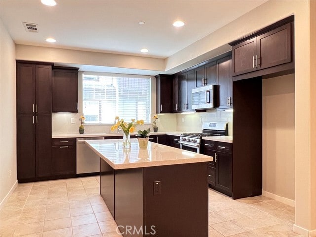 Building Photo - 713 S Azusa Ave