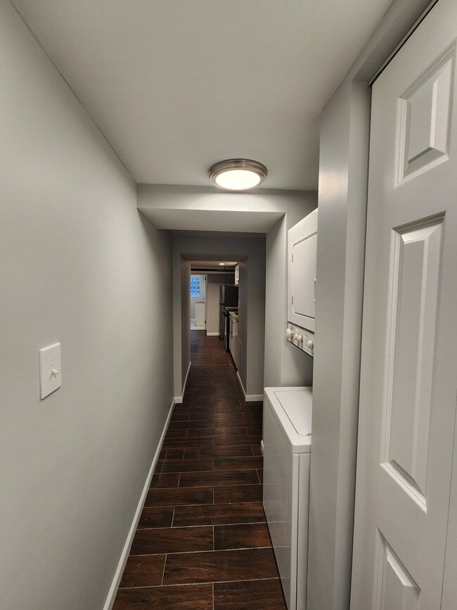 Building Photo - 3055 N Lockwood Ave