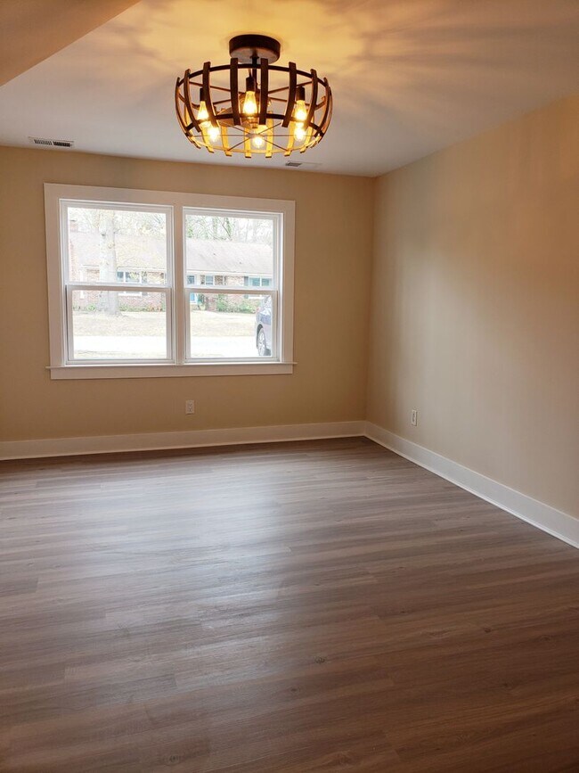 Building Photo - Great Location - Three Bedroom - Two and a half Bath Home