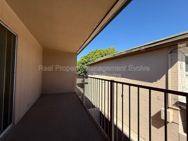 Building Photo - 6565 N 19th Ave