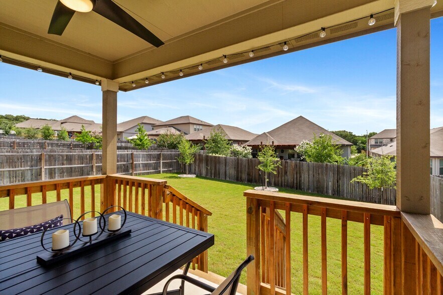 Building Photo - 10247 Juniper Oaks