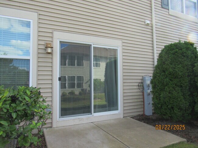 Building Photo - 410 S Jade Ln
