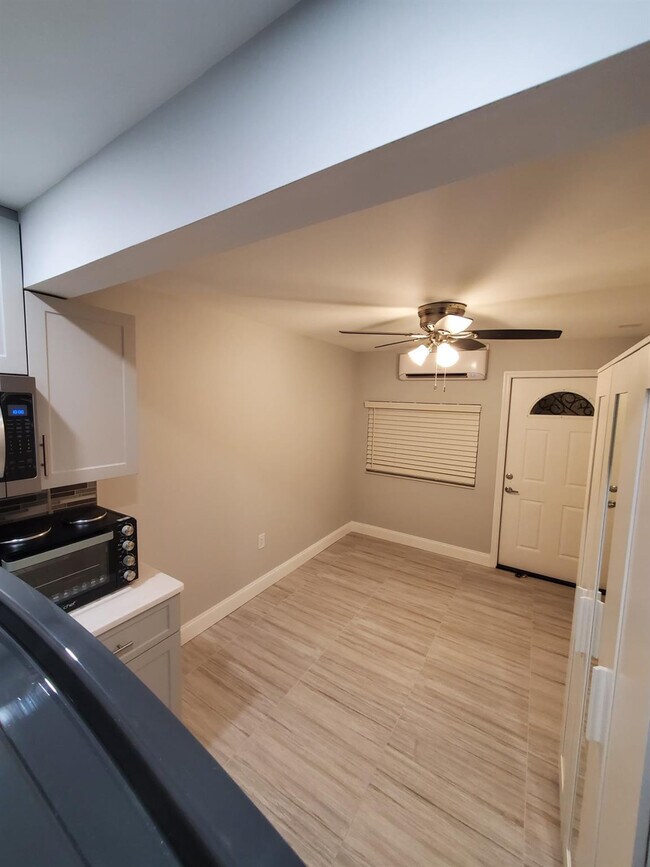 Building Photo - 224 NE 19th Ave