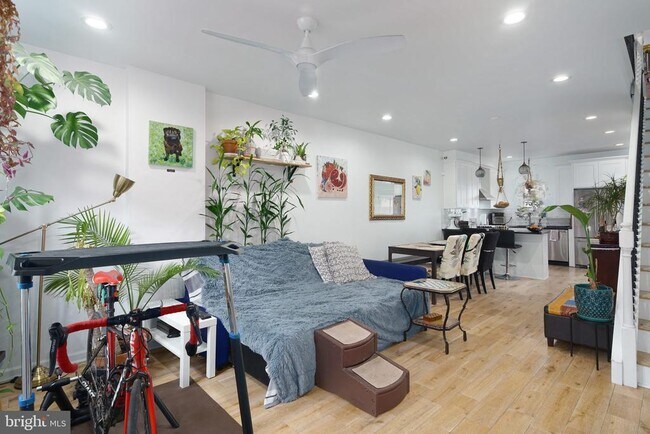 Building Photo - 3045 Baltz St