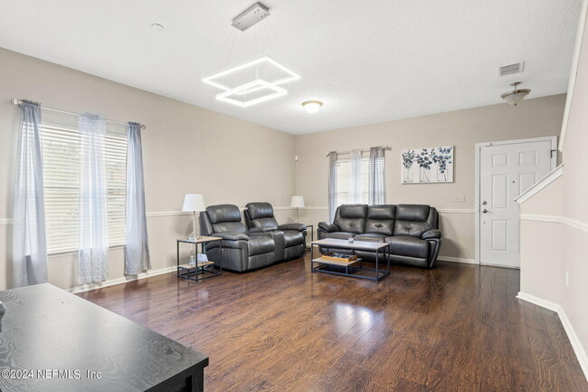 Building Photo - 1545 Harvest Cove Dr