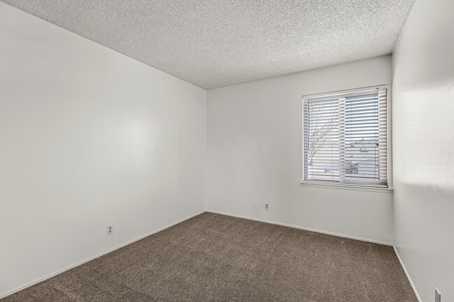 Building Photo - 791 Partridge Cmn