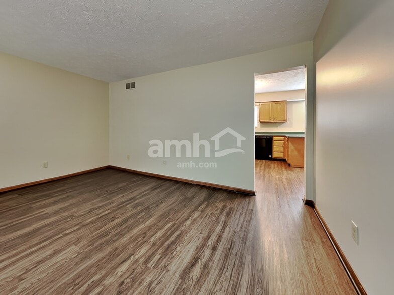 Building Photo - 713 W Aberdeen Dr