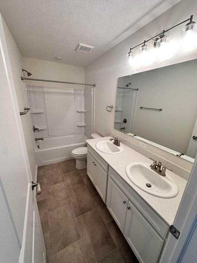 Building Photo - 1332 Red Tail Pl