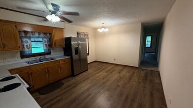 Building Photo - Antioch House - 2 bedrooms , 1.5 bathroom